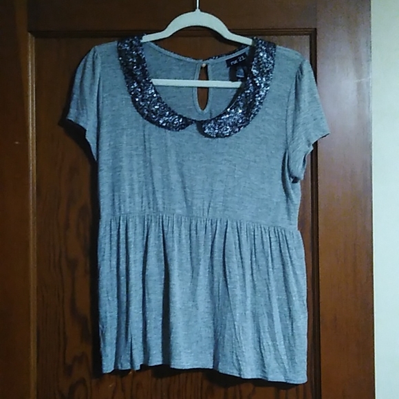 Rue 21 women's large gray peplum top - Picture 1 of 4